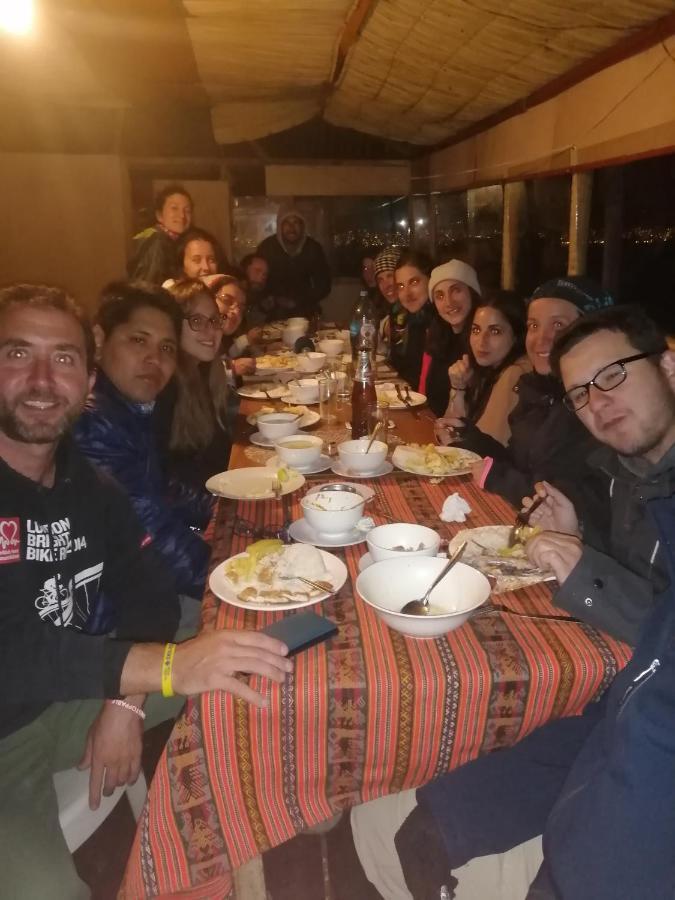 Uros Lodge Lover Titiqaqa Puno Eksteriør bilde